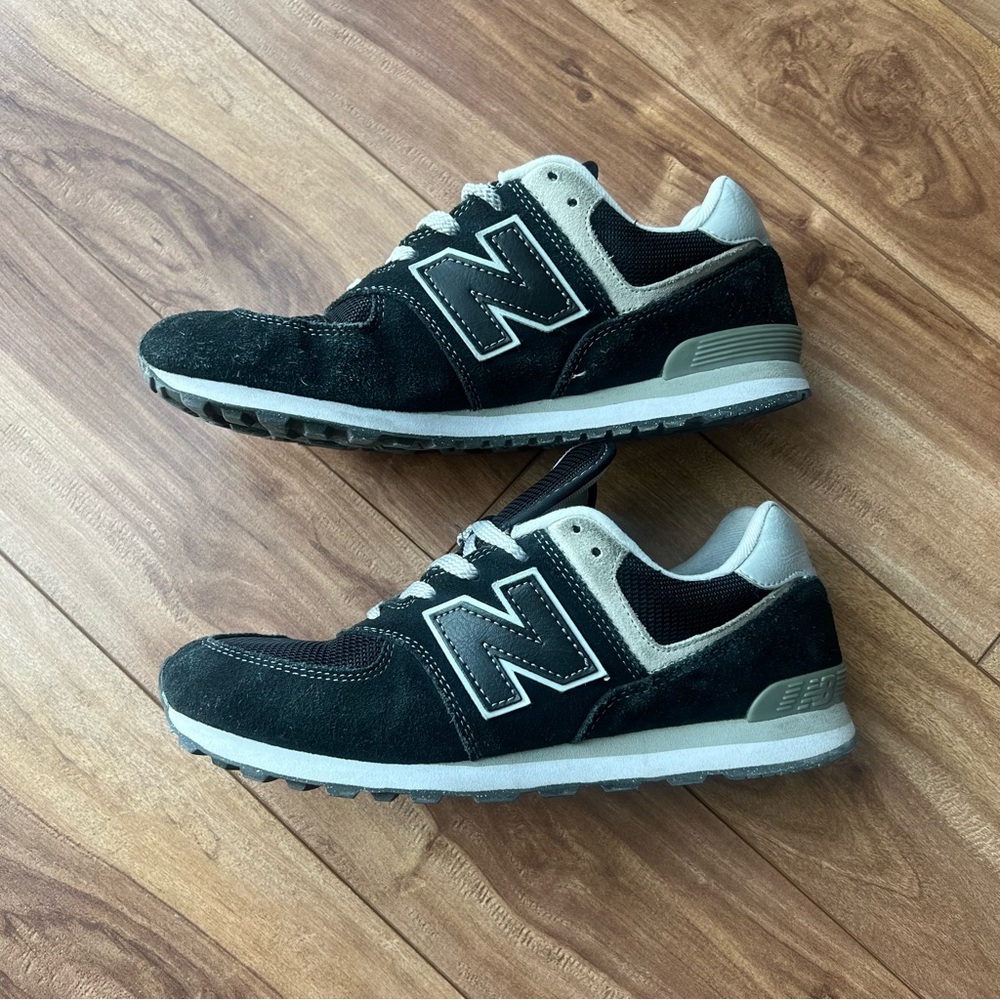 New Balance 574 Sneakers | Black, Grey & White - Picture 5 of 13